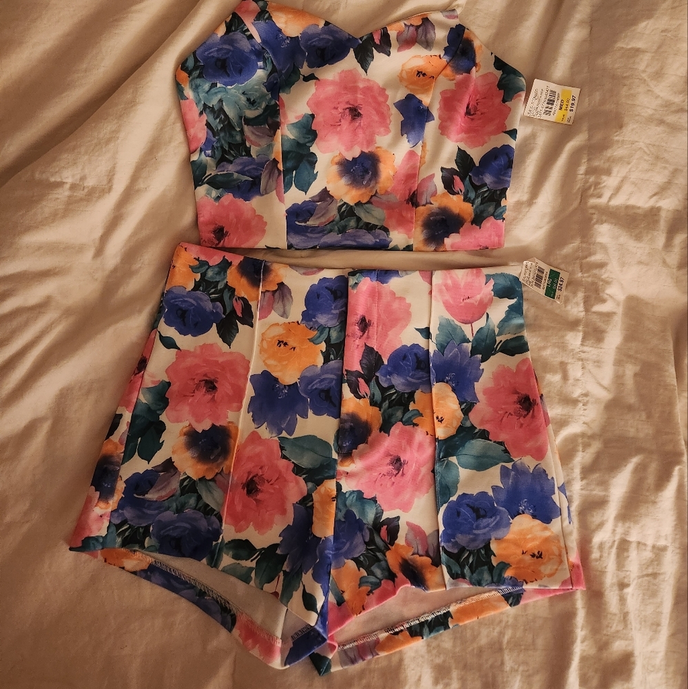 Floral set cropped top & shorts top M shorts L  Jealous  Tomato NWT